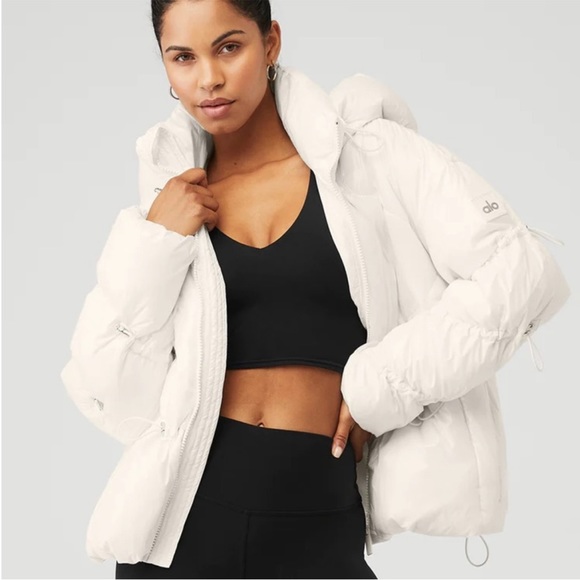 ALO Yoga Jackets & Blazers - Alo Yoga Stunner Puffer Jacket size medium with tags